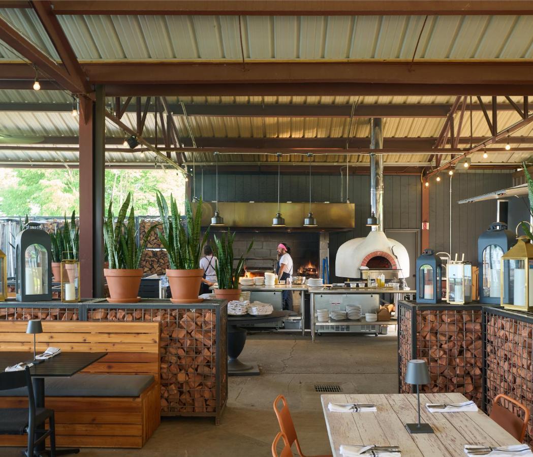 Hutton Brickyards Riverfront Hotel & Venue 金斯顿 外观 照片